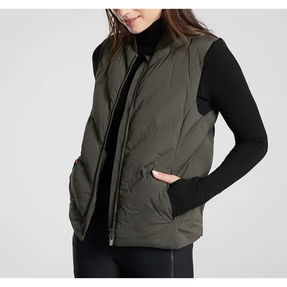 Athleta Inlet Vest Arbor Olive Green Size M water repellent fill goose down